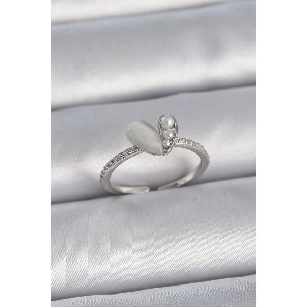 Pirinç Gümüş Renk Ayarlanabilir Zirkon Taşlı İncili Beyaz Mineli Kalp Model Kadın Yüzük