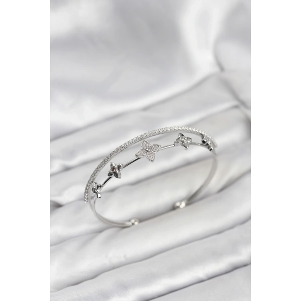 Pirinç Gümüş Renk Çiçek Model Kadın Bileklik