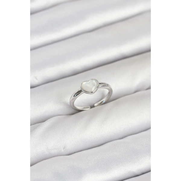 Pirinç Gümüş Renk Kalpli Kadın Yüzük