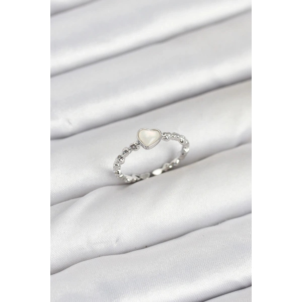 Pirinç Gümüş Renk Kalpli Model Kadın Yüzük