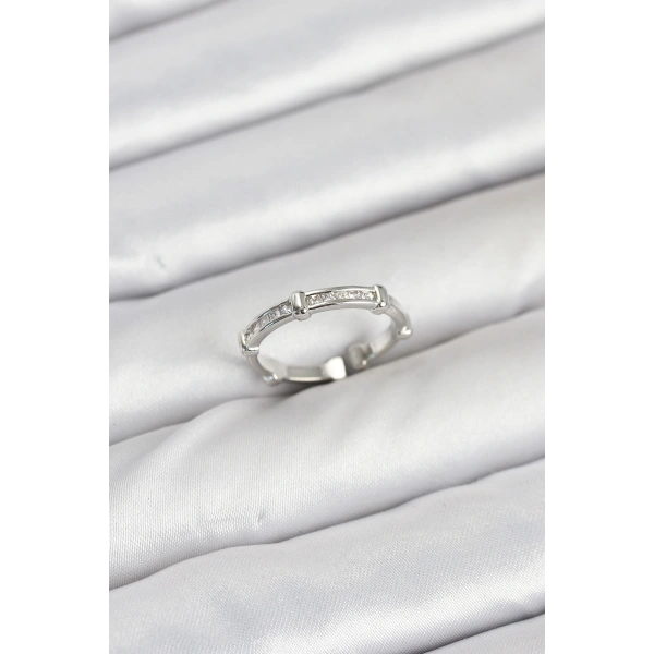 Pirinç Gümüş Renk Kemik Model Zirkon Taşlı Kadın Yüzük