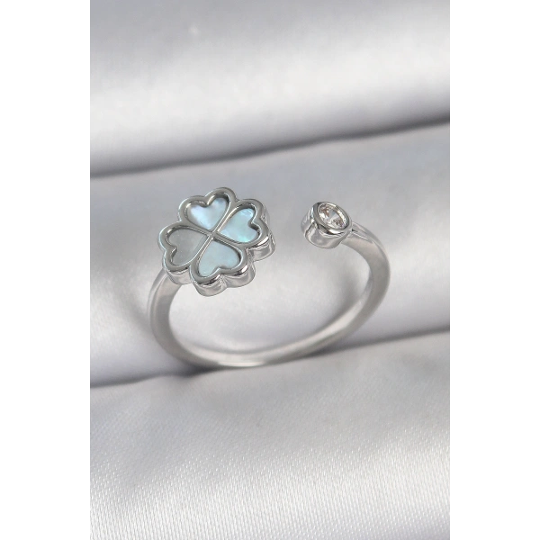 Pirinç Gümüş Renk Mavi Mineli Yonca Model Zirkon Taş Detay Ayarlanabilir Kadın Yüzük