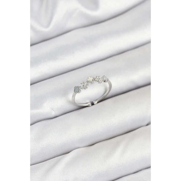 Pirinç Gümüş Renk Minimal Yonca Detaylı Kadın Yüzük