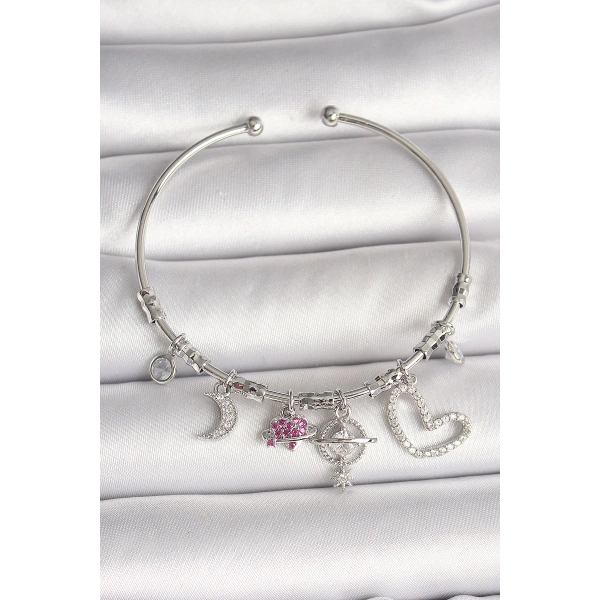 Pirinç Gümüş Renk Sallantı Zirkon Taşlı Gezegen Figür Kalp Detay Charm Kadın Bileklik