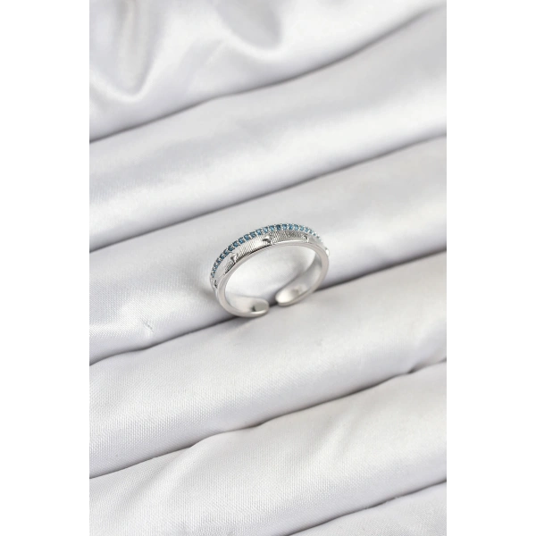 Pirinç Gümüş Renk Sıralı Zirkon Taşlı Kutup Yıldızı Model Kadın Yüzük