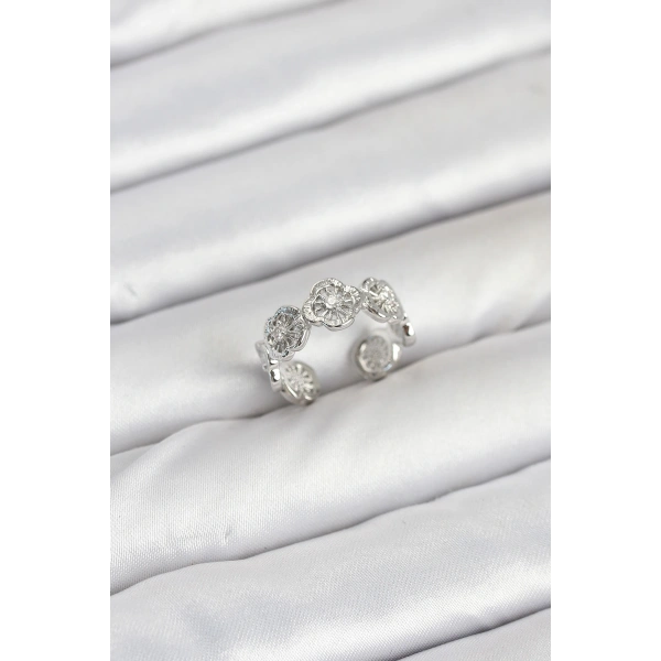 Pirinç Gümüş Renk Yonca Model Kadın Yüzük