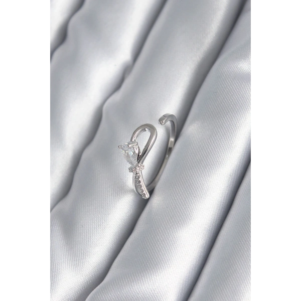 Pirinç Gümüş Renk Zirkon Taş Detay Kurdele Model Kadın Yüzük