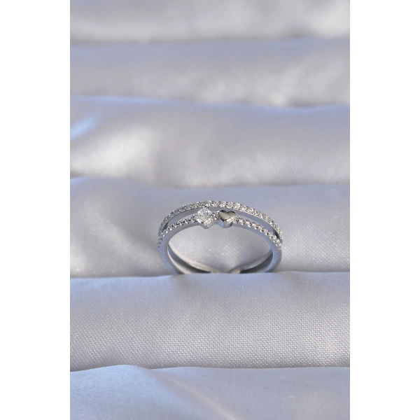 Pirinç Gümüş Renk Zirkon Taşlı Kalpli Su Yolu Model Ayarlanabilir Yüzük