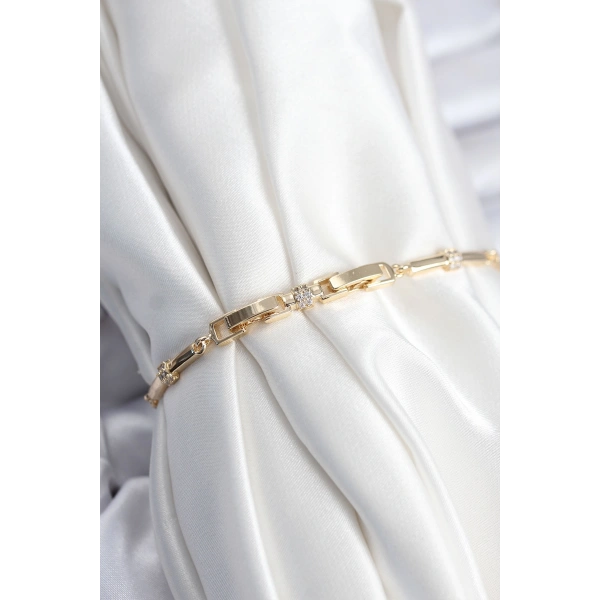 Pirinç VIP Seri Gold Renk Parçalı Model Zirkon Taşlı Kadın Bileklik