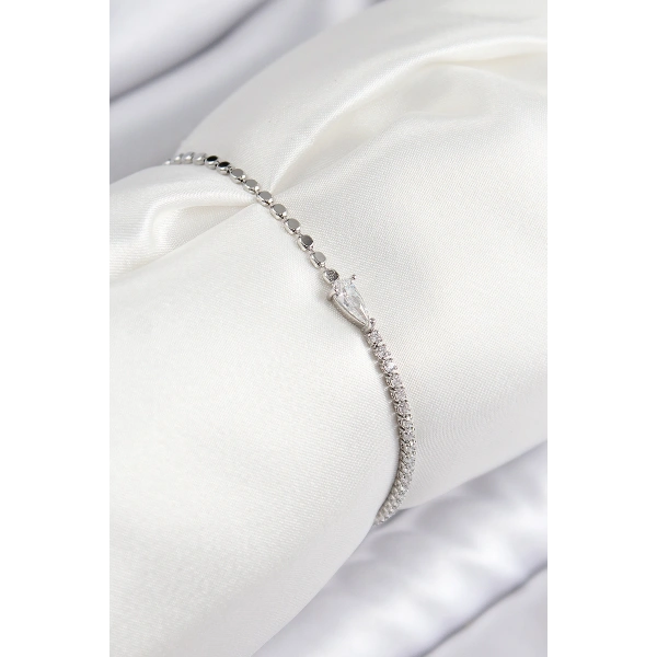 Pirinç Zirkon Taşlı Damla Model Ezme Zincir Gümüş Renk Kadın Bileklik