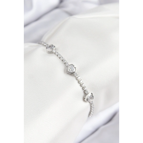 Pirinç Zirkon Taşlı Sıralı Kalp Model Gümüş Renk Asansörlü Kadın Bileklik