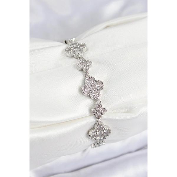 Pirinç Zirkon Taşlı Yonca Model Gümüş Renk VIP Seri Kadın Bileklik