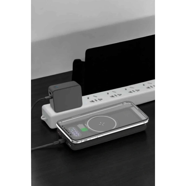 Powerbank Taşınabilir 10.000 Mah Hızlı Şarj Dijital Göstergeli
