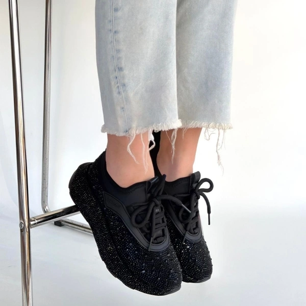 Rimay Siyah Cilt Boncuk İşlemeli Spor Ayakkabı