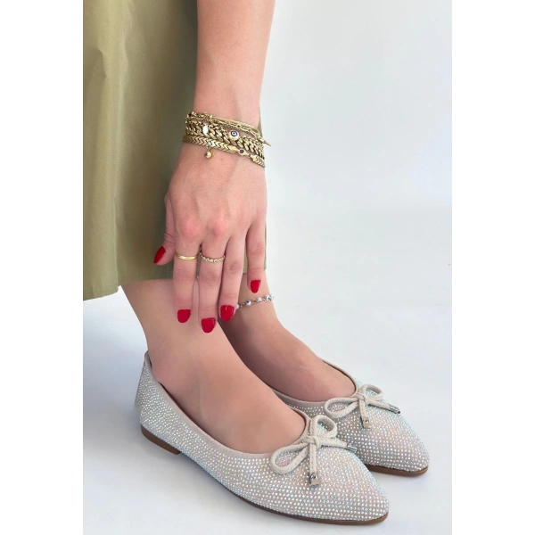 Sarra Bej Saten İşlemeli Babet Ayakkabı