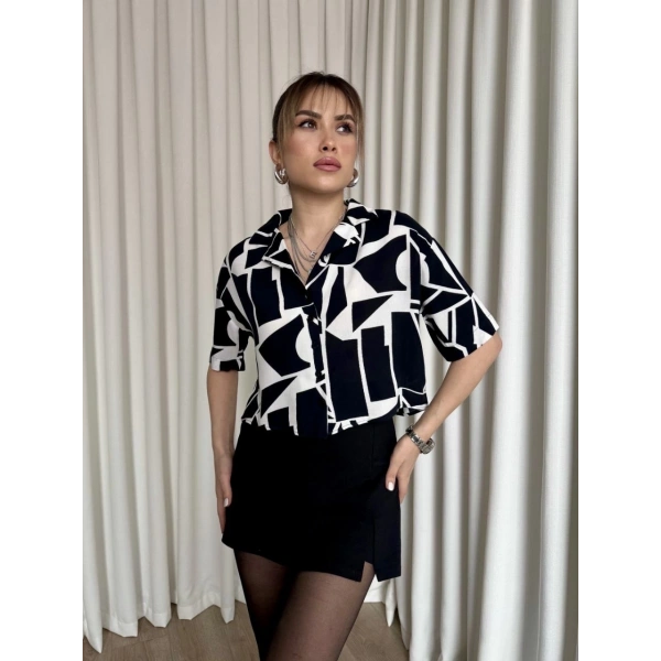 Siyah beyaz baskılı crop gömlek