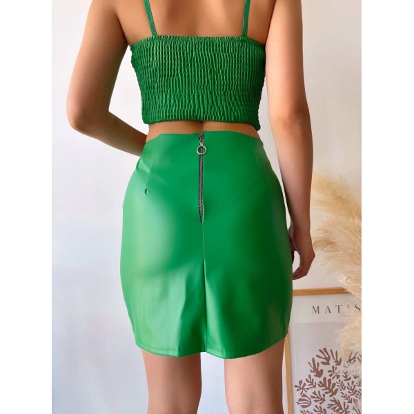 Tek yırtmaçlı arkadan fermuarlı deri etek yeşil s24475
