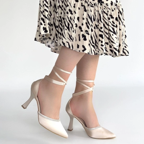 Tenja Bej Saten Bilekten Bağcıklı Topuklu Ayakkabı