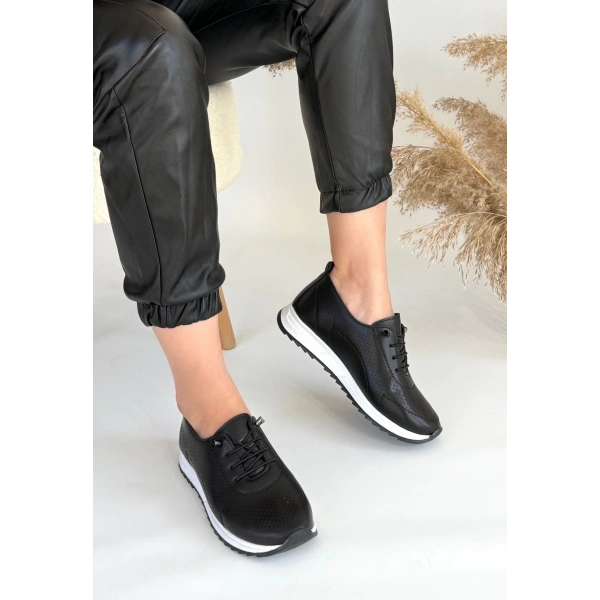 Tone Siyah Cilt Bağcıklı Spor Ayakkabı