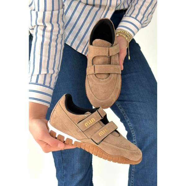 Tunga Bej Süet Cırt Cırtlı Spor Ayakkabı