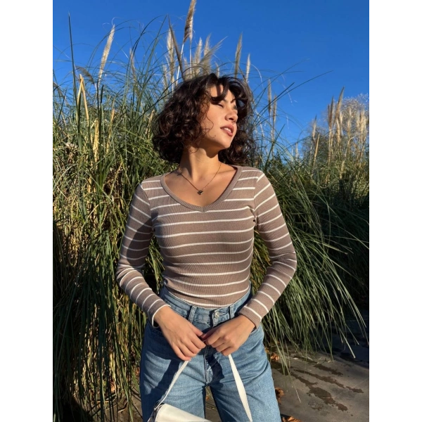 V yaka çizgili bluz bej A3699