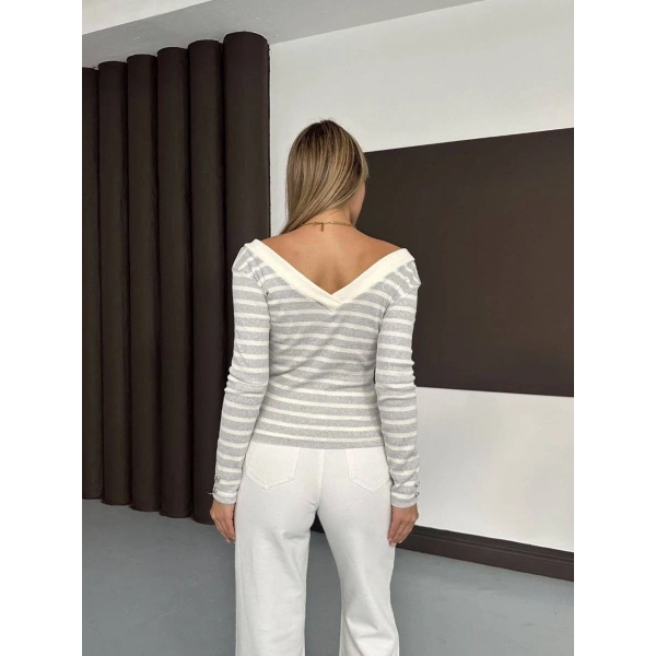 V yaka kol ve yaka düğmeli bluz gribeyaz A4047