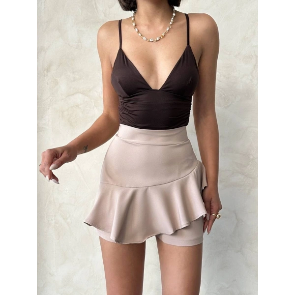 Valonlu fırfırlı şort bej s24683