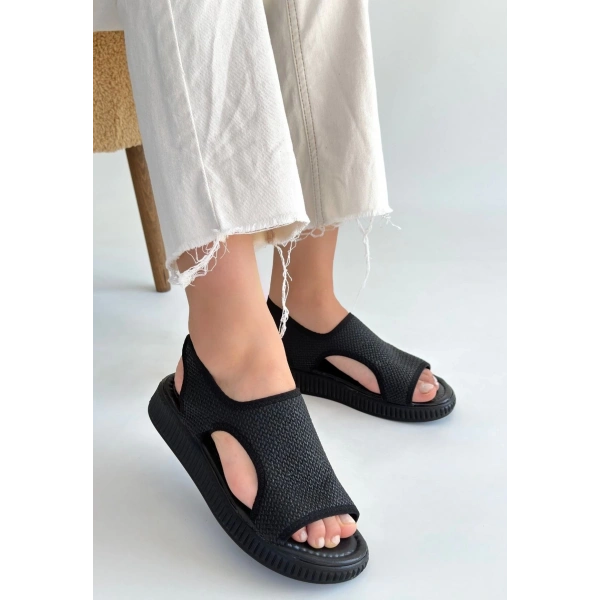 Wayi Siyah Hasır Cilt Sandalet