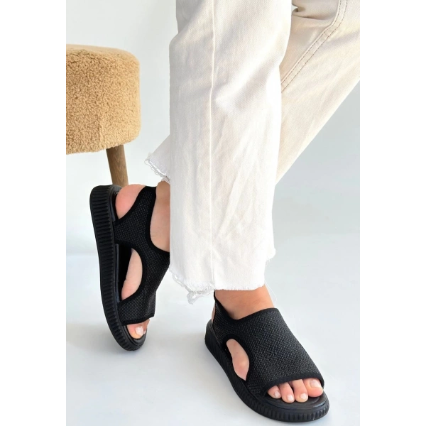 Wayi Siyah Hasır Cilt Sandalet