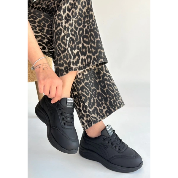 Yejja Siyah Cilt Bağcıklı Spor Ayakkabı