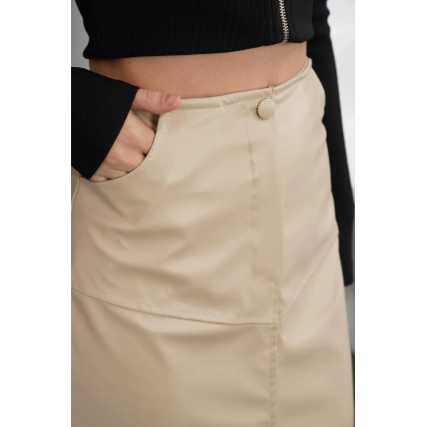 Yırtmaçlı uzun deri etek bej