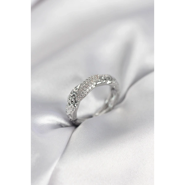 Zirkon Taşlı Puntalı Gümüş Renk Kadın Yüzük