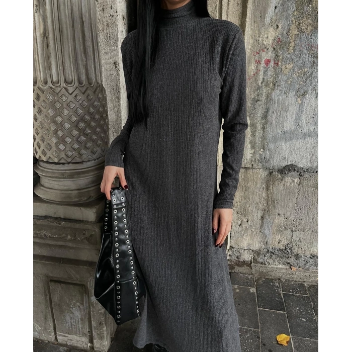 Boğazlı kalın bürümcük uzun elbise siyah