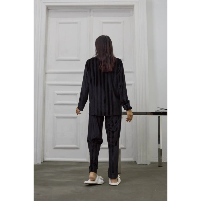 GİZOTTİ SİYAH GOFRAJLI KALP NAKIŞLI UZUN KADİFE PİJAMA TAKIMI