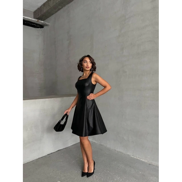 Kare yaka deri elbise siyah h24442