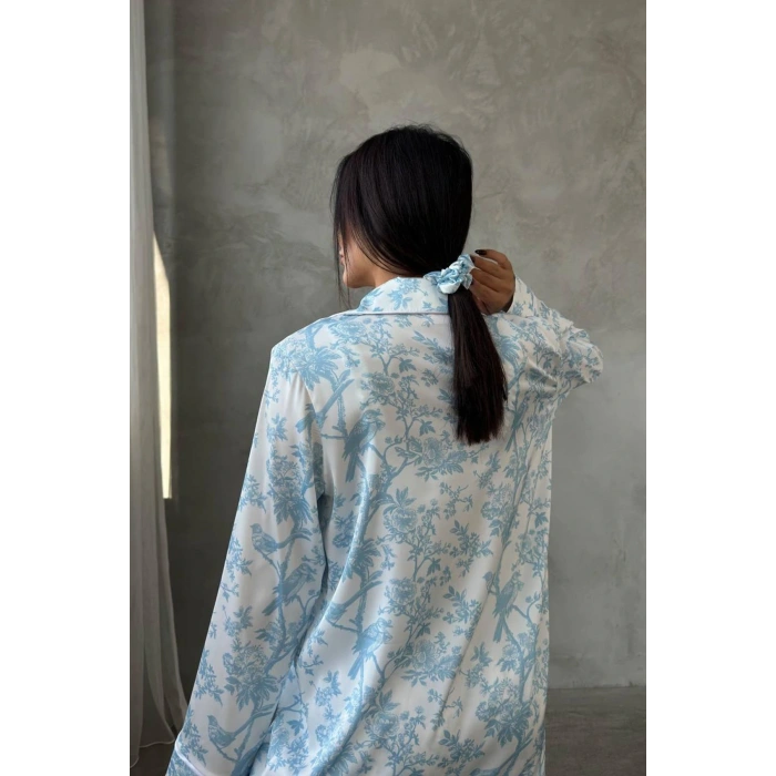 MAVİ KUŞ DİJİTAL BASKILI UZUN SATEN ÜÇLÜ PİJAMA