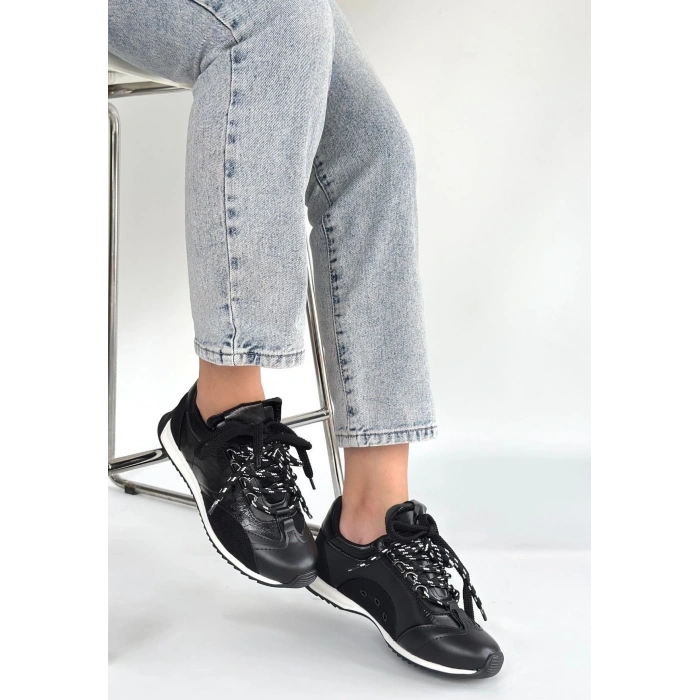 Ranu Siyah Cilt Paraşüt Detaylı Bağcıklı Spor Ayakkabı