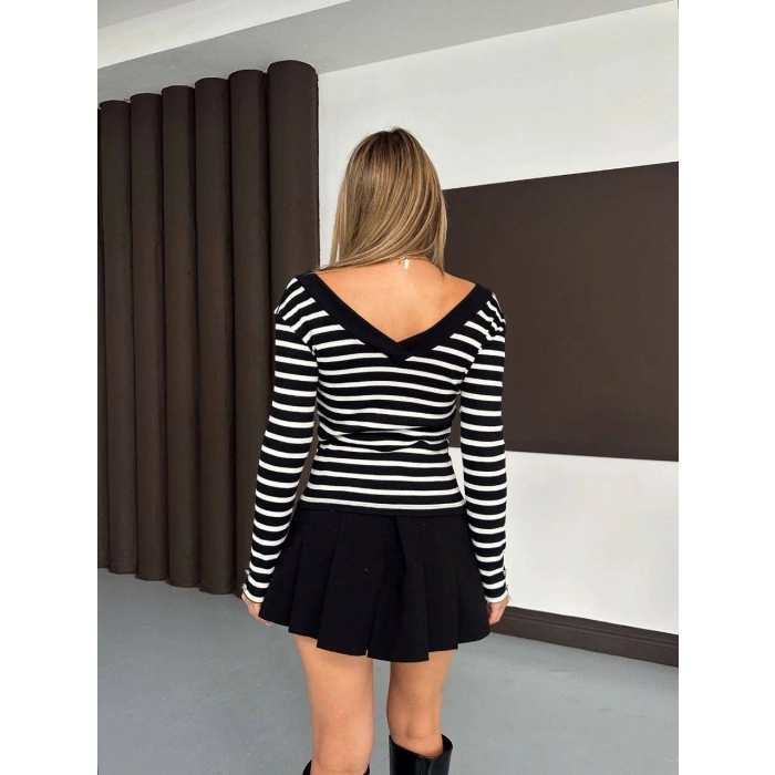 V yaka kol ve yaka düğmeli bluz siyah A4047