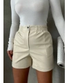 Beli lastikli çıtçıtlı deri şort krem w241007