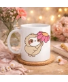 Çiçek Tutan Tembel Hayvan Tasarımlı Porselen Kupa MODEL 107 – Sevimli Kahve Kupası , Hediye & Dekoratif Kupa