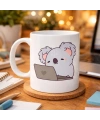 Laptoplu Koala Desenli Porselen Kupa MODEL 111 – Sevimli Ofis Kupası , Çalışanlara Özel Tatlı Hediye