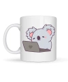 Laptoplu Koala Desenli Porselen Kupa MODEL 111 – Sevimli Ofis Kupası , Çalışanlara Özel Tatlı Hediye
