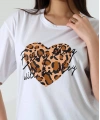 Leopar kalp baskılı tişört
