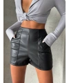 Parçalı cepli deri şort siyah w26312