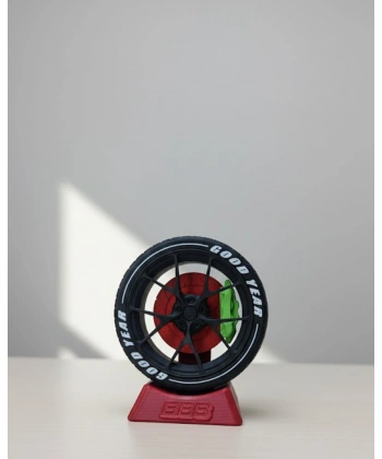 Araba Tutkunlarına Özel Jant Tasarımlı Ofis Masa Dekoru