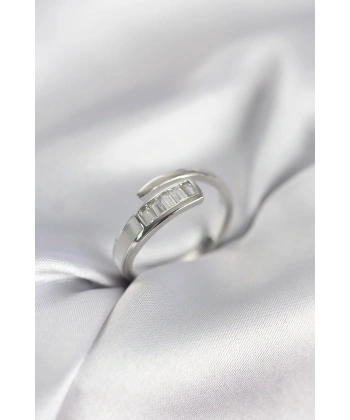 Baget Zirkon Taşlı Gümüş Renk Kadın Yüzük