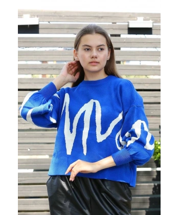 Beyaz çizgili bisiklet yaka kazak saksmavisi