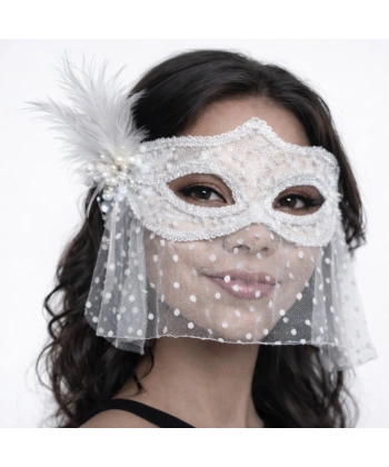 Beyaz Dantel Tüllü Peçeli Parti Maskesi – Tüylü İnci Detaylı