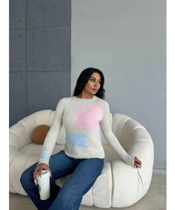 Bıyıklı triko kazak beyaz