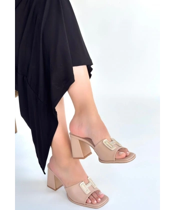 Caren Bej Cilt Topuklu Terlik